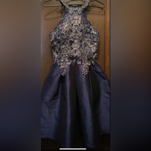 Elegant blue dress - Picture 3 of 3